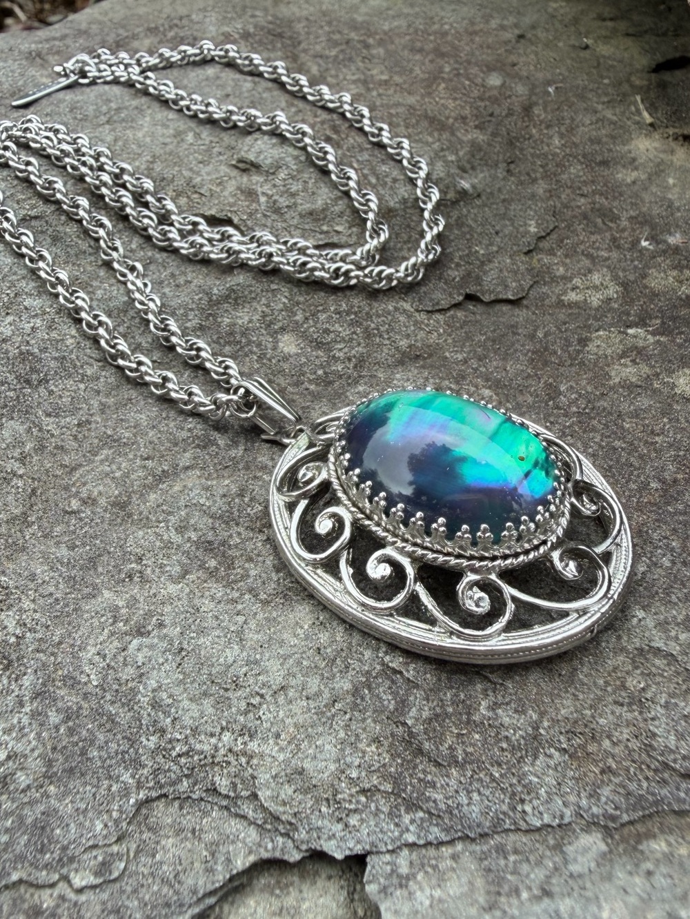 Vintage Whiting & Davis Iridescent Purple Green Silver Filigree Pendant Necklace - Picture 7 of 14
